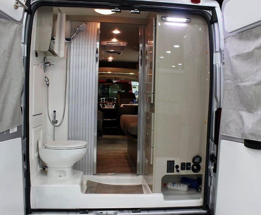 Camper автодом с душем