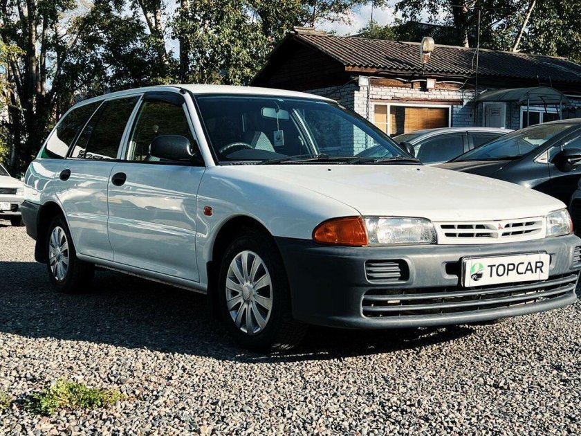 Мицубиси Либеро 2001