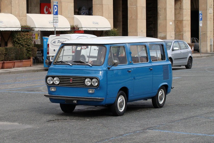 Фиат 850 фамилиаре