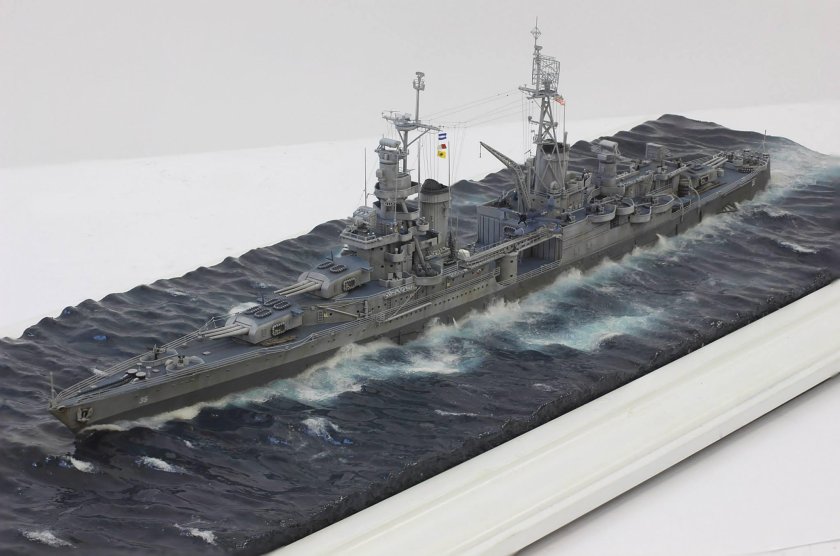 Модель крейсера Индианаполис 1/350