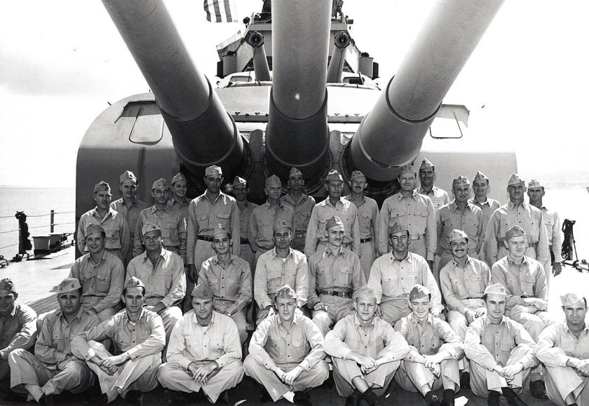 Крейсер Индианаполис экипаж