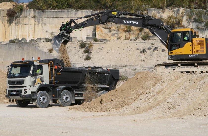 Погрузка самосвала