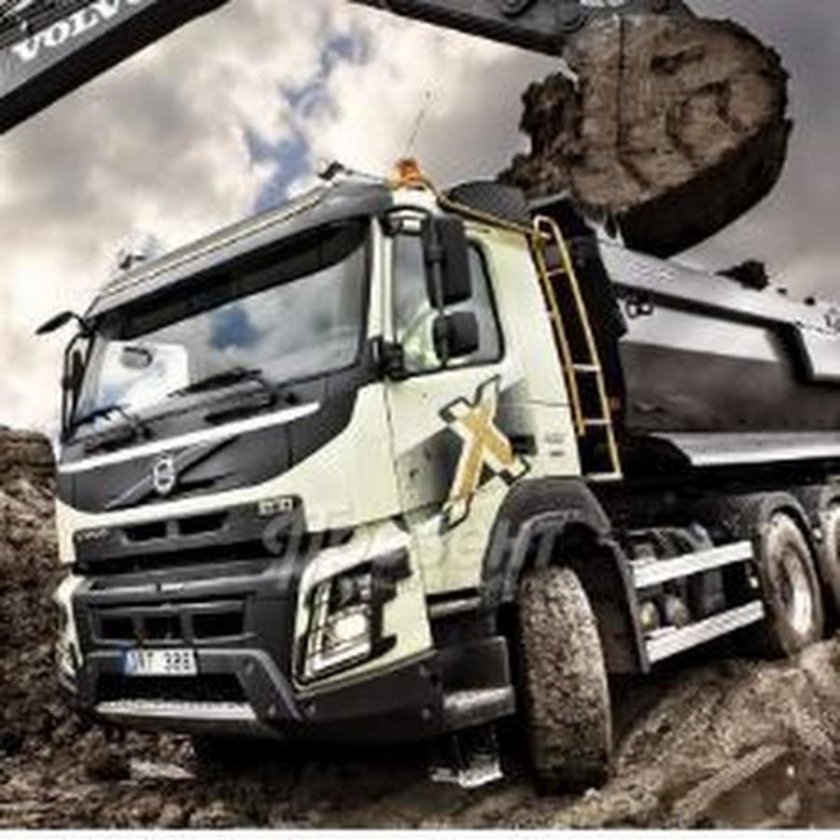 Volvo FMX 8x4 самосвал