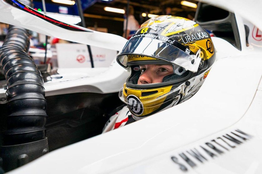 Роберт Шварцман гонщик