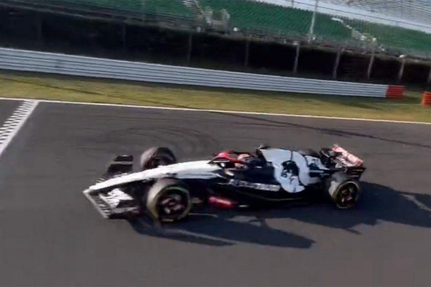 Гоночный автомобиль