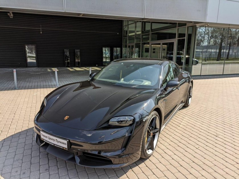 Porsche Taycan Turbo s 2022