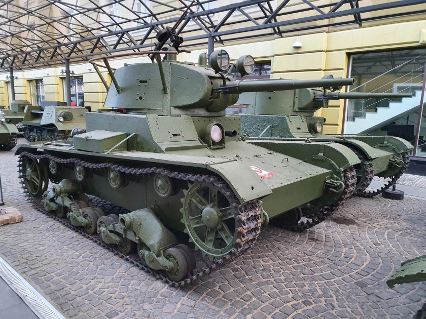 Т-26 лёгкий танк двухбашенный