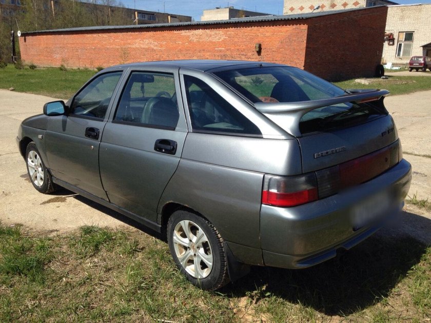 ВАЗ 2112 хэтчбек 3