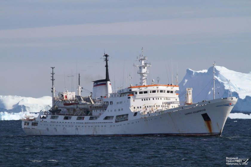 Научно исследовательское судно "Адмирал Владимирский"