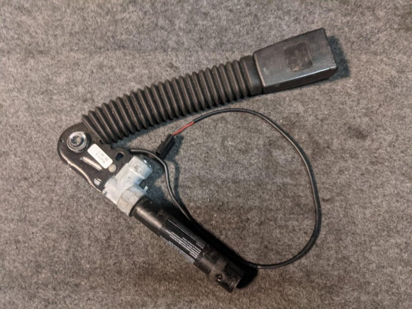 Преднатяжитель ремня безопасности Subaru Outback bs9 пиропатрон