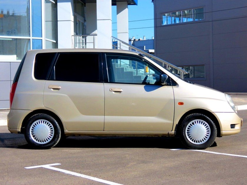 Мицубиси Динго