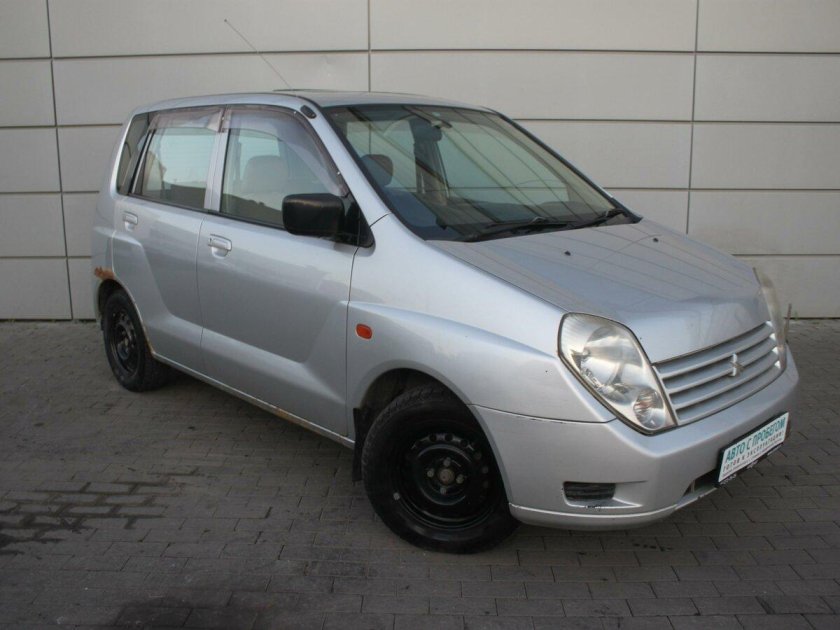 Митсубиси Мираж Динго 2000