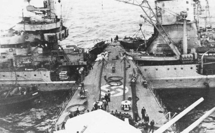 Столкновение крейсера принц Ойген и Лейпциг