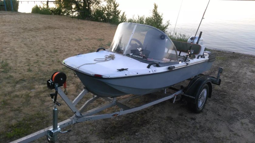 Пластиковая лодка Кайман 300