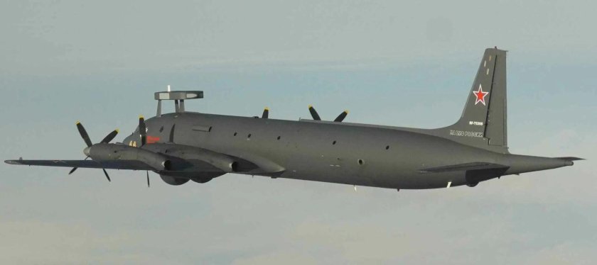 Самолет военный