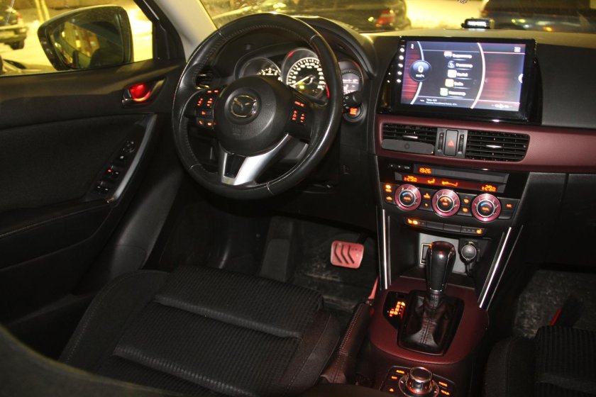Салон Мазда сх5 ночью