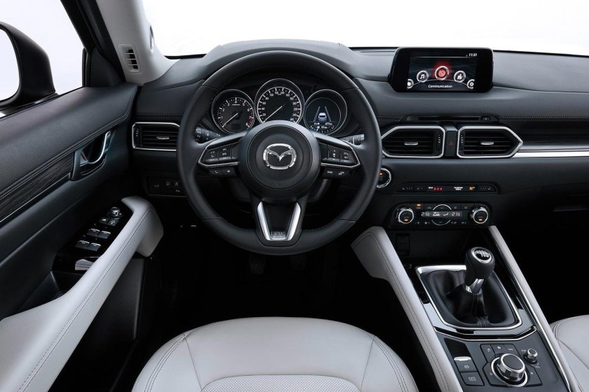 Мазда СХ 5 2017 салон