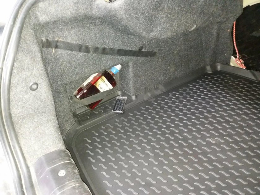 Peugeot 206 седан багажник