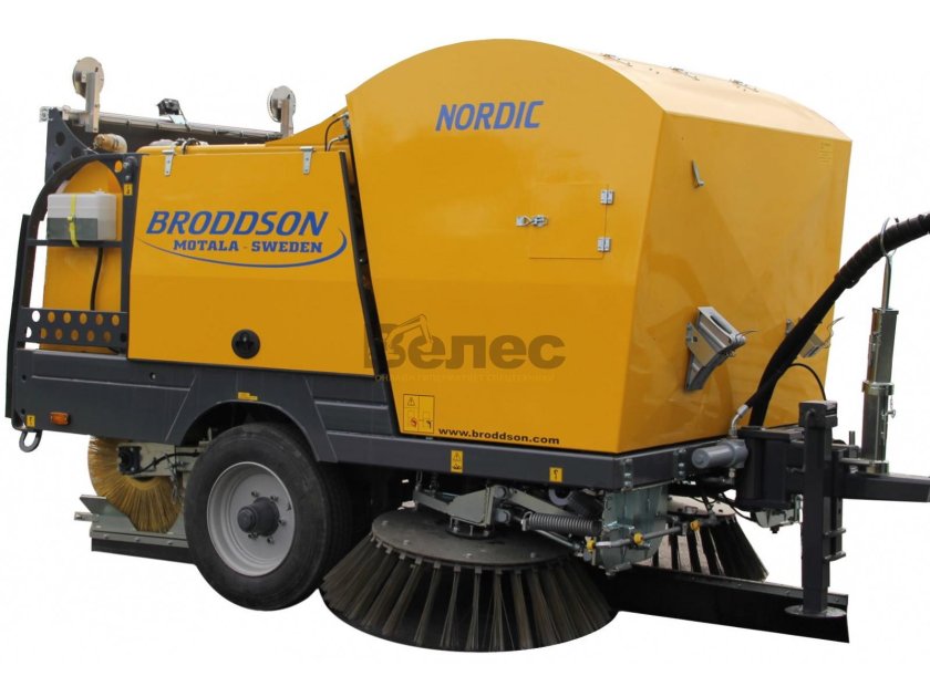 Подметально-уборочный прицеп Бродвей