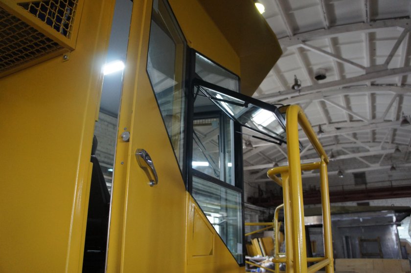 Кабина карьерного экскаватора