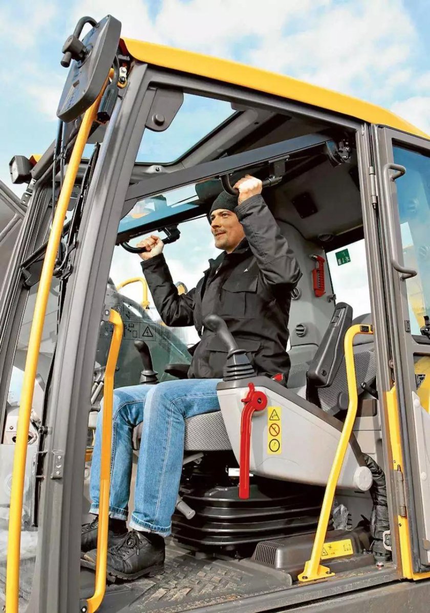 Кабина экскаватора Volvo 250