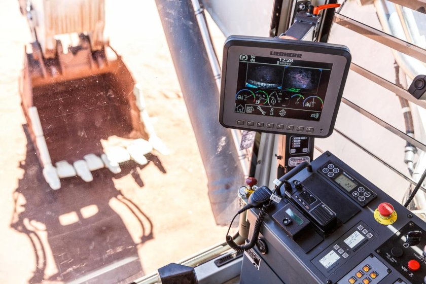 Экскаватор Liebherr r9200