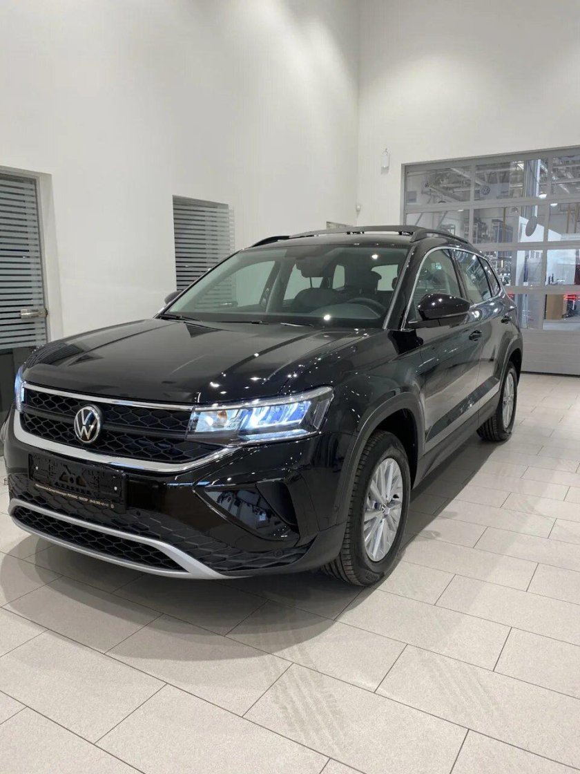 Volkswagen Taos черный