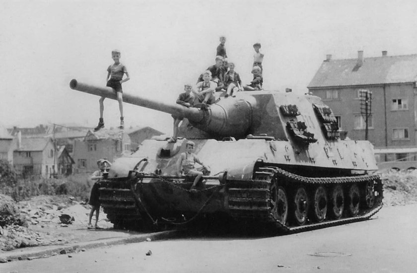 Jagdtiger 323