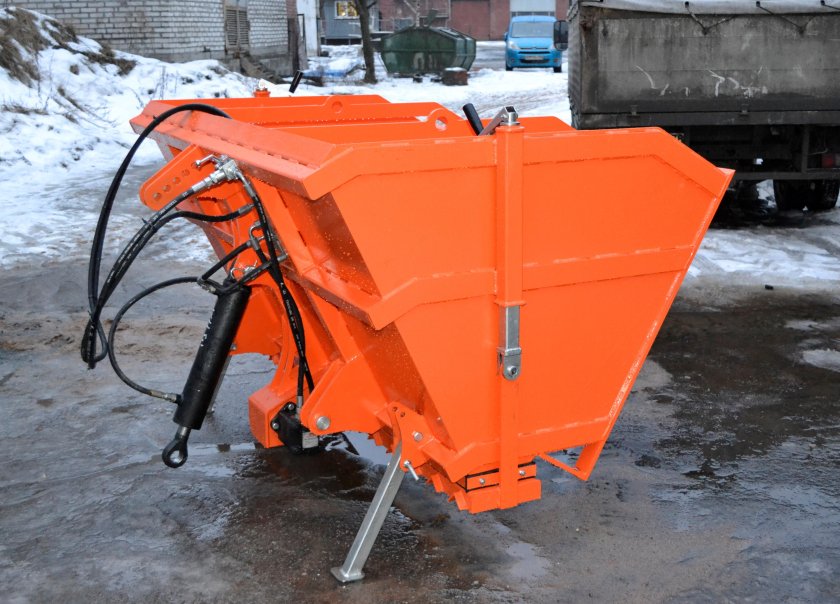 Пескоразбрасыватель на МТЗ 82.1 навесной