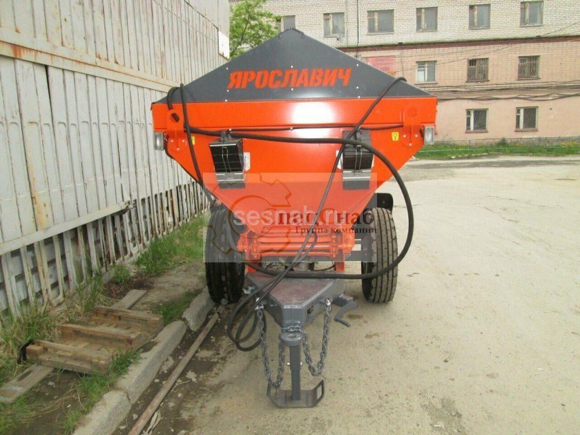 Пескоразбрасыватель коммунальный ПРК-3