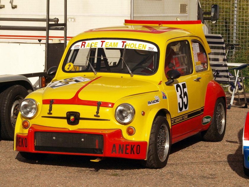 Pinafarina Fiat жёлтая