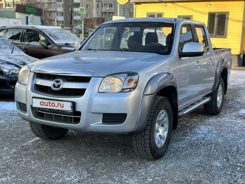 Ниссан НП 300