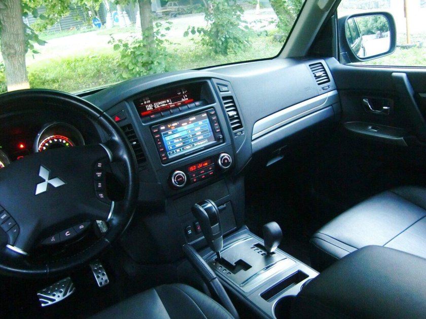 Митсубиси Паджеро 4