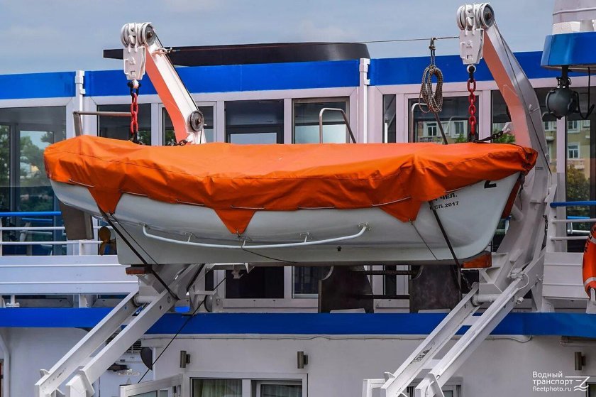 Спасательная шлюпка