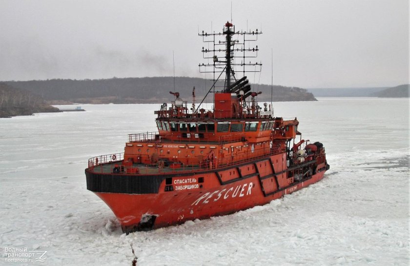 Спасатель Заборщиков судно