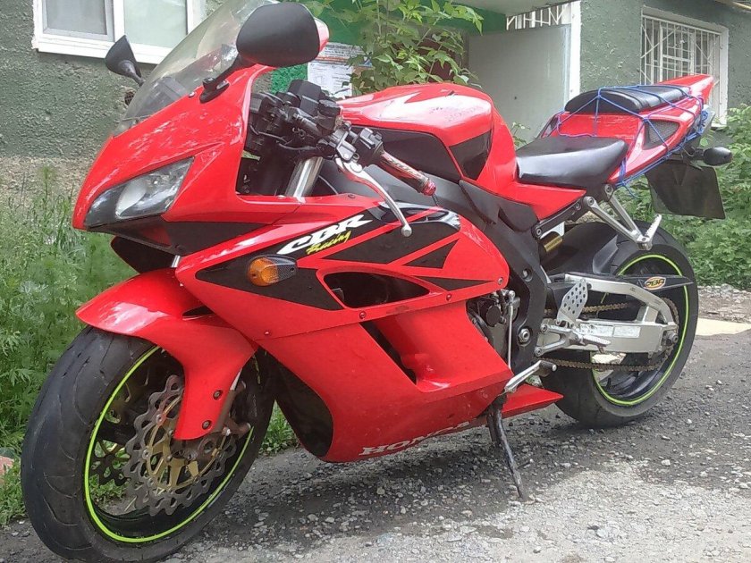 Honda CBR 1000 RR/ra Fireblade 2004