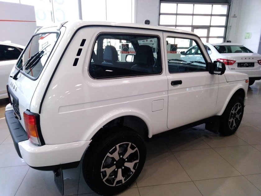 Лада Нива Урбан 2020 белая