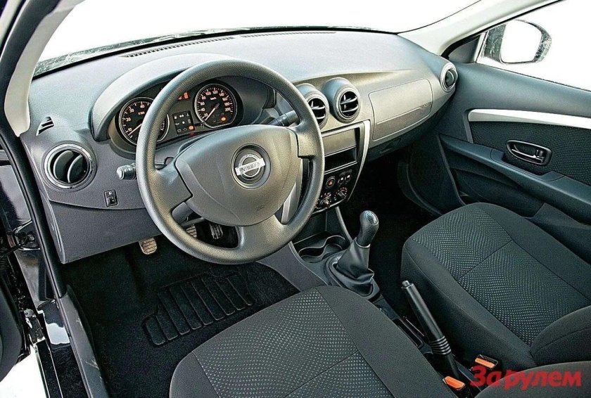 Nissan Almera 2013 салонный