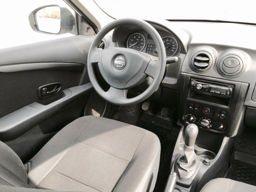 Almera g15 салон