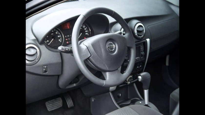 Nissan Almera 2013 салонный