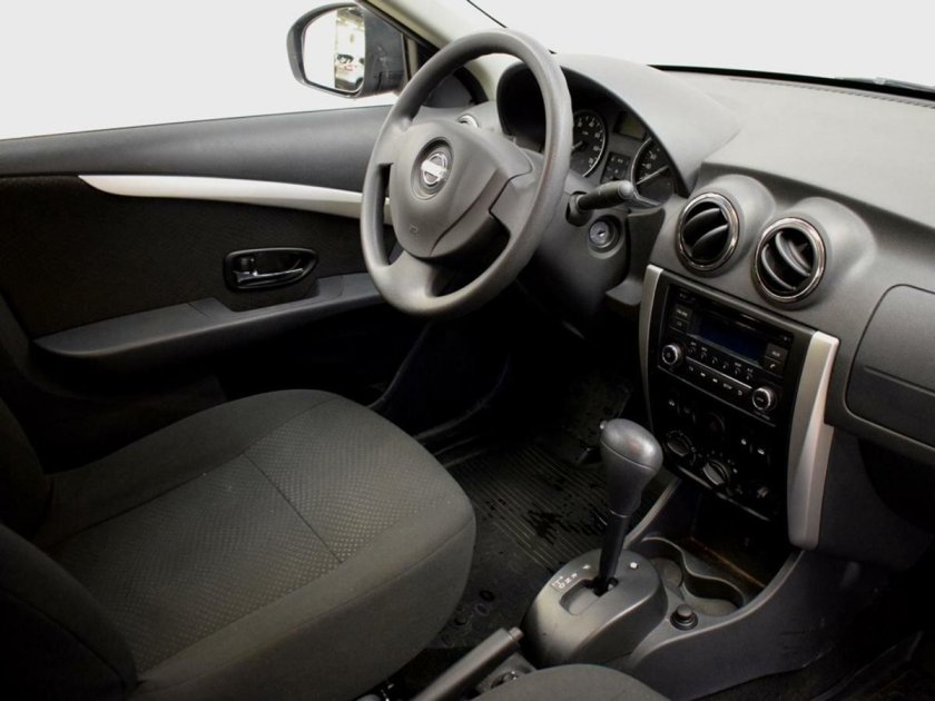 Nissan Almera g15 салон