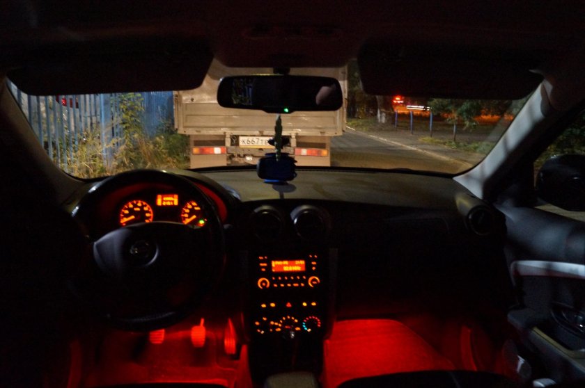 Ниссан Альмера Классик салон ночью