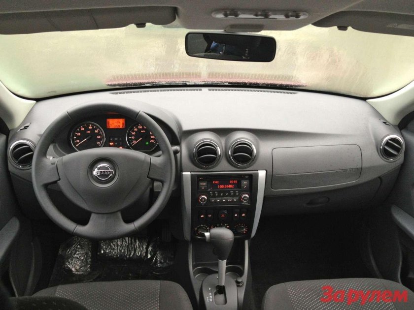 Nissan Almera 2014 салон