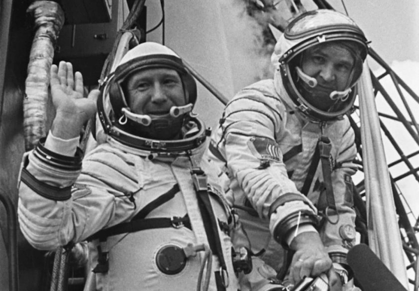 Алексей Архипович Леонов полет в космос