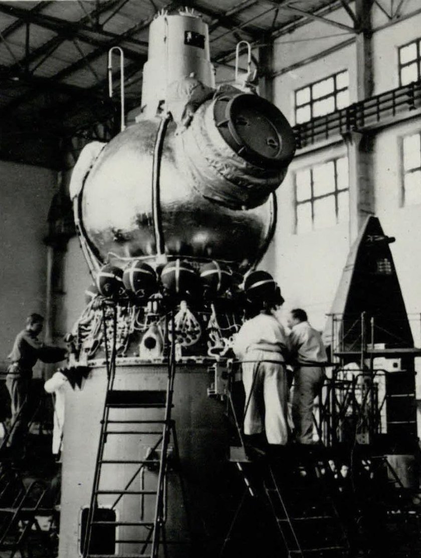 Восход-2 космический корабль Леонов