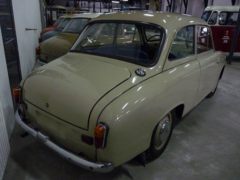 Syrena 104