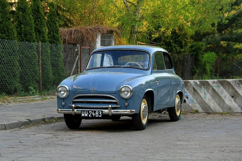 Польская машина Syrena 105