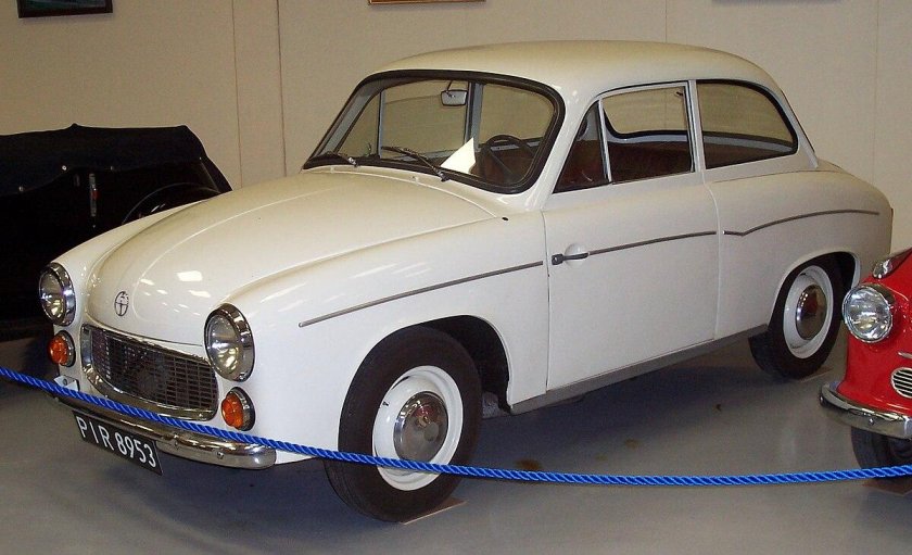 Автомобиль Syrena 104