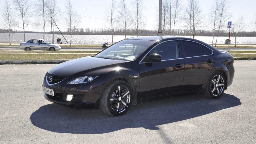 Мазда 6 GH на черных дисках