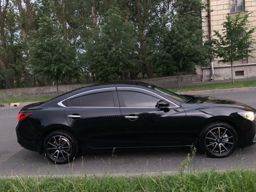 Мазда 6 черная